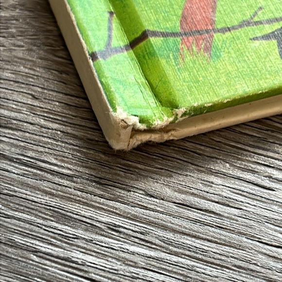 VINTAGE Disney book 1970’s Bambi Gets Lost. Wonderful world of reading. - Picture 7 of 11